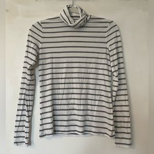 Long sleeve turtleneck shirt